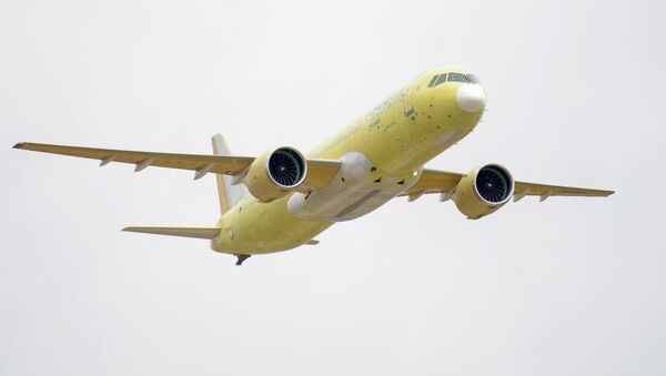 El segundo prototipo del avión de pasajeros ruso MC-21-300 durante su primer vuelo en mayo de 2018 (Archivo) - Sputnik Mundo