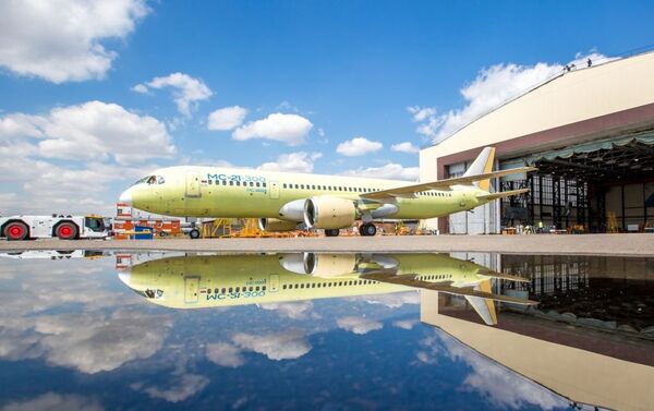 El segundo prototipo del MC-21-300 antes de su primer vuelo El segundo prototipo del MC-21-300 antes de su primer vuelo - Sputnik Mundo