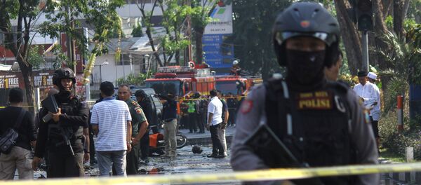 La policía en el lugar de la exploción en Surabaya La policía en el lugar de la exploción en Surabaya - Sputnik Mundo