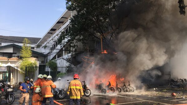 El lugar de la exploción en Surabaya, Indonesia - Sputnik Mundo