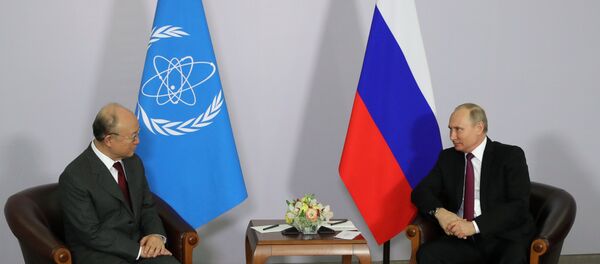 El director general del Organismo Internacional de la Energía Atómica, Yukiya Amano y el presidente de Rusia, Vladímir Putin El director general del Organismo Internacional de la Energía Atómica, Yukiya Amano y el presidente de Rusia, Vladímir Putin - Sputnik Mundo