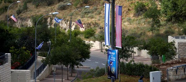 Banderas de Israel y EEUU en Jerusalén - Sputnik Mundo