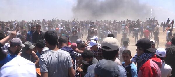 Sangrientos enfrentamientos en Gaza por la inauguración de la Embajada de EEUU en Jerusalén - Sputnik Mundo