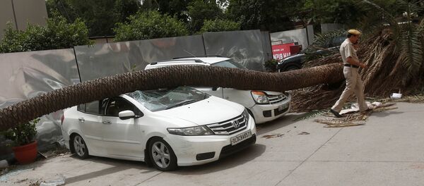 Las consecuencias de una tormenta en la India - Sputnik Mundo