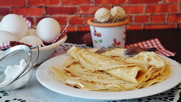 Blinis, plato típico ruso - Sputnik Mundo