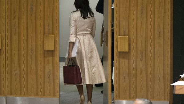La representante permanente de EEUU ante la ONU, Nikki Haley, abandona la reunión del Consejo de Seguridad de la ONU durante la comparecencia del embajador palestino La representante permanente de EEUU ante la ONU, Nikki Haley, abandona la reunión del Consejo de Seguridad de la ONU durante la comparecencia del embajador palestino - Sputnik Mundo