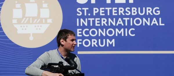 Preparativos para el Foro Económico de San Petersburgo (archivo) Preparativos para el Foro Económico de San Petersburgo (archivo) - Sputnik Mundo