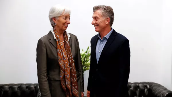 El presidente de Argentina, Mauricio Macri, junto a la directora del Fondo Monetario Internacional, Christine Lagarde