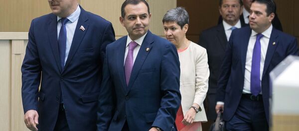 Konstantín Kosachov, presidente del Comité de Asuntos Exteriores del Consejo de la Federación y el presidente del Senado de México, Ernesto Cordero - Sputnik Mundo