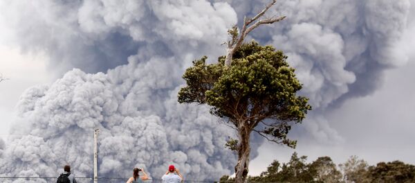 La erupción del volcán Kilauea en Hawái La erupción del volcán Kilauea en Hawái - Sputnik Mundo
