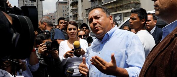 Javier Bertucci, candidato a la presidencia de Venezuela, cerca de SEBIN - Sputnik Mundo