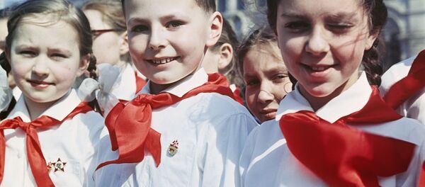 La Organización de Pioneros, los Scouts al estilo de la URSS - Sputnik Mundo