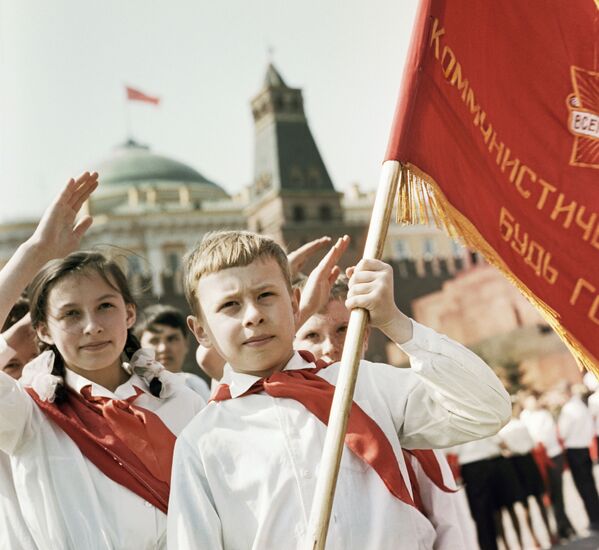 La Organización de Pioneros, los Scouts al estilo de la URSS - Sputnik Mundo