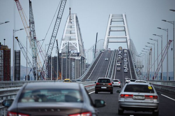 Puente de Crimea, bellezas de Cannes y boda real: las mejores fotos de la semana - Sputnik Mundo