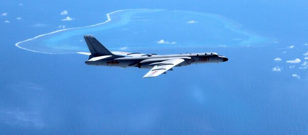 El bombardero H-6K, actualmente a servicio de las FFAA de China - Sputnik Mundo