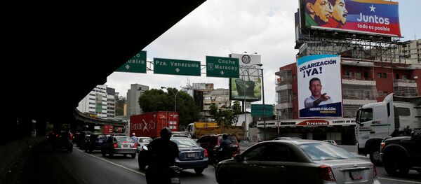 Carteles electorales en las calles de Caracas, Venezuela - Sputnik Mundo