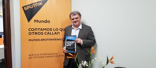 Ilya Altman en las oficinas de Sputnik en Montevideo Ilya Altman en las oficinas de Sputnik en Montevideo - Sputnik Mundo
