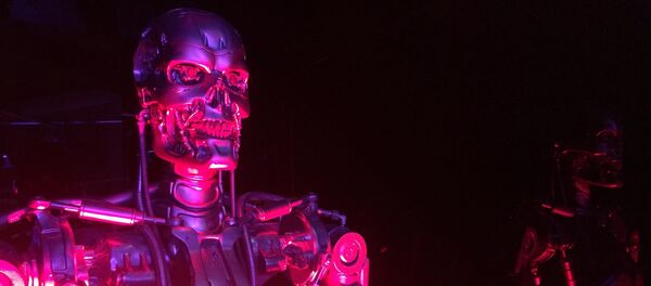 Un robot, imagen referencial - Sputnik Mundo