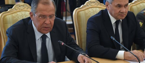 El ministro ruso de Defensa, Serguéi Shoigú, el ministro ruso de Exteriores, Serguéi Lavrov - Sputnik Mundo