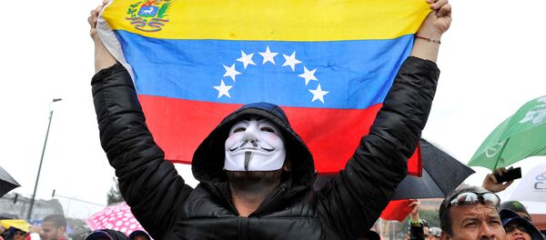 Los venezolanos residentes en Bogotá, Colombia, protestan contra las elecciones presidenciales de Venezuela - Sputnik Mundo