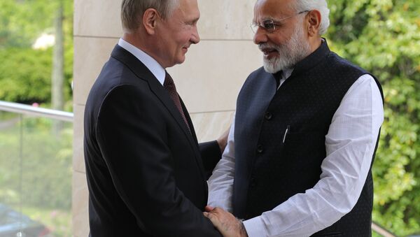 Presidente de Rusia, Vladímir Putin, y primer ministro indio, Narendra Modi - Sputnik Mundo