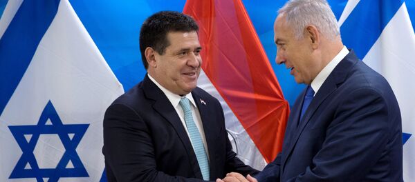 El presidente de Paraguay, Horacio Cartes y el primer ministro israelí, Benjamín Netanyahu El presidente de Paraguay, Horacio Cartes y el primer ministro israelí, Benjamín Netanyahu - Sputnik Mundo
