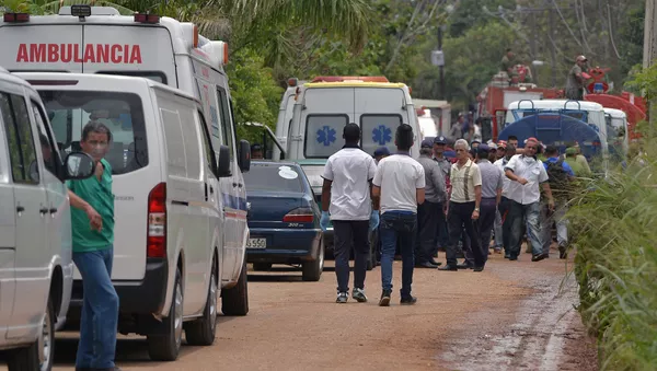 Ambulancia cubana en el lugar del siniestro del avión Boeing 737 en La Habana