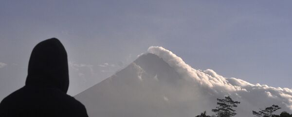 Monte Merapi en Indonesia Monte Merapi en Indonesia - Sputnik Mundo