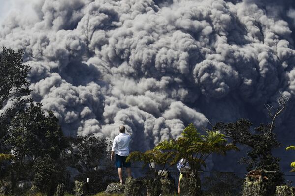 Naturaleza desencadenada: la espectacular erupción del volcán hawaiano Kilauea - Sputnik Mundo