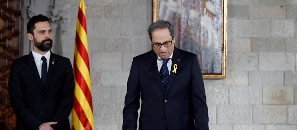 Roger Torrent, presidente del Parlamento de Cataluña, y Quim Torra, nuevo presidente de la Generalitat de Cataluña, durante la ceremonia de toma de posesión de Torra - Sputnik Mundo