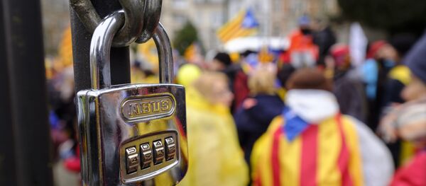 Partidarios de la independecia de Cataluña paticipan en una manifestación (archivo) - Sputnik Mundo