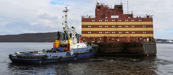 El encuentro de la unidad de energía nuclear flotante Akademik Lomonosov en Múrmansk - Sputnik Mundo