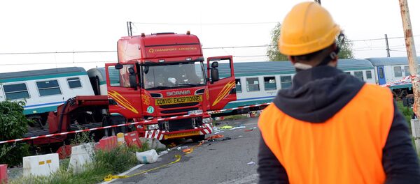 Lugar del accidente ferroviario en Turín, Italia - Sputnik Mundo