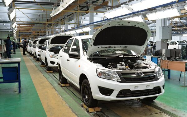 Fabricación de automóviles Lada Granta - Sputnik Mundo
