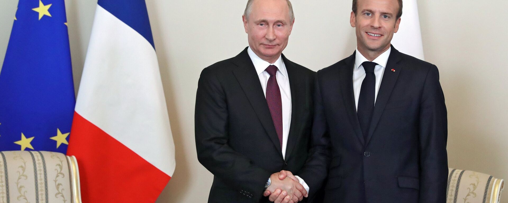 Vladímir Putin, presidente de Rusia, y Emmanuel Macron, presidente de Francia - Sputnik Mundo, 1920, 10.02.2021