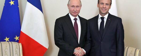 Vladímir Putin, presidente de Rusia, y Emmanuel Macron, presidente de Francia Vladímir Putin, presidente de Rusia, y Emmanuel Macron, presidente de Francia - Sputnik Mundo