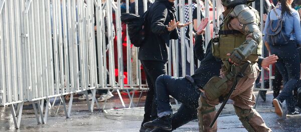 Protesta de los estudiantes chilenos - Sputnik Mundo