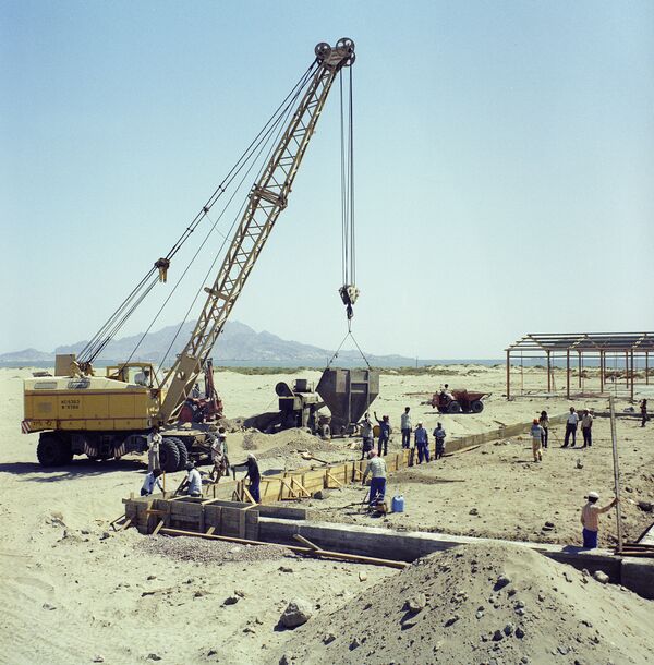 La construcción de una central termoeléctrica en Yemen, realizada en cooperación con la URSS - Sputnik Mundo