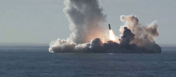 Lanzamiento del misil Bulava  - Sputnik Mundo