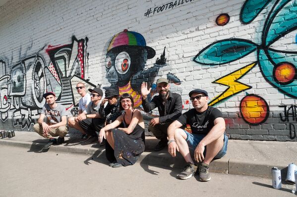 Cacatúas y fútbol espacial: descubre los grafitis más creativos, dedicados al Mundial de Rusia 2018 - Sputnik Mundo