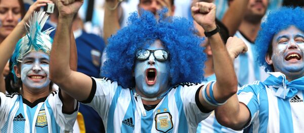 Hinchas argentinos - Sputnik Mundo