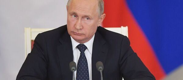 Vladímir Putin durante su encuentro con Shinzo Abe - Sputnik Mundo