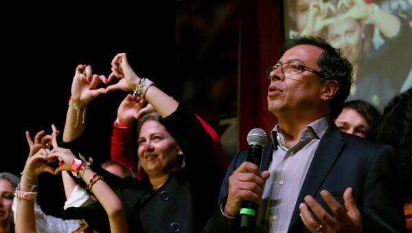 Gustavo Petro, candidato presidencial colombiano - Sputnik Mundo