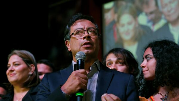 Gustavo Petro, candidato presidencial colombiano - Sputnik Mundo