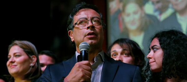 Gustavo Petro, candidato presidencial colombiano - Sputnik Mundo