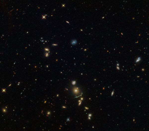 Arco verde en la constelación de Leo capturado por el telescopio Hubble - Sputnik Mundo