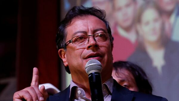 Gustavo Petro, candidato presidencial colombiano - Sputnik Mundo