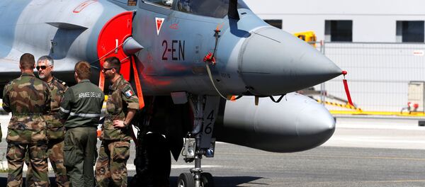 Militares franceses en una base militar de la OTAN - Sputnik Mundo