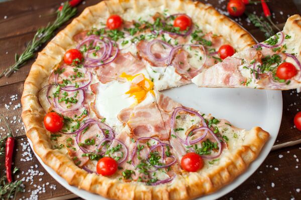 Pizza en el café Peperoncino - Sputnik Mundo