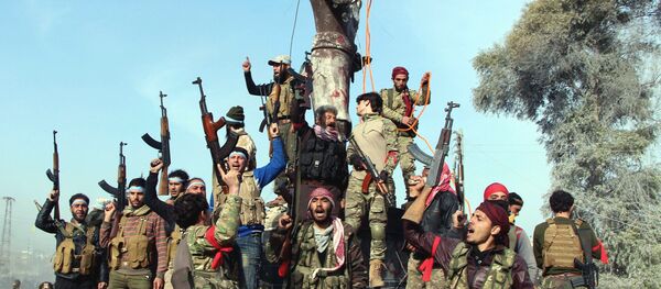Combatientes del Ejército Libre Sirio celebran la victoria sobre las tropas kurdas en Afrín, Siria, 18 de marzo de 2018 - Sputnik Mundo